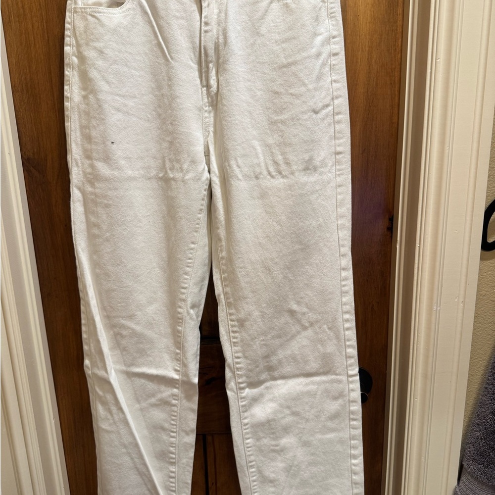 Elegant White Straight Leg Women's Jeans